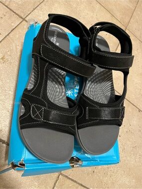 Clarks® Cloudsteppers Mira Bay Women's
Sport Sandals